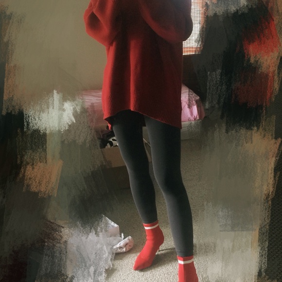 Jaggar red sock booties - Picture 4 of 4